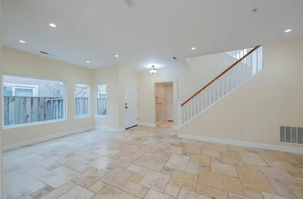 18050 Stonehaven, Salinas, CA 93908