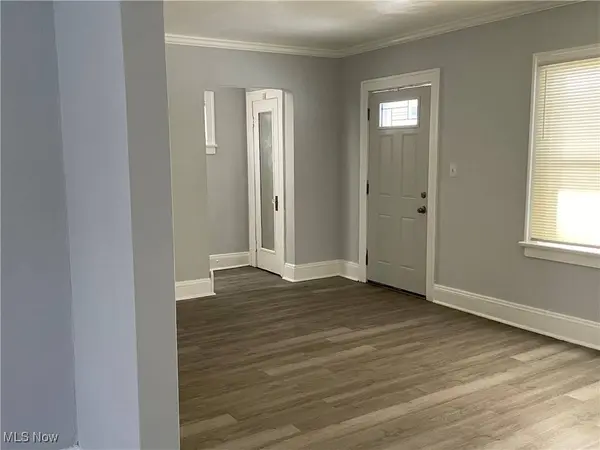 3377 Lownesdale RD, Cleveland Heights, OH 44112