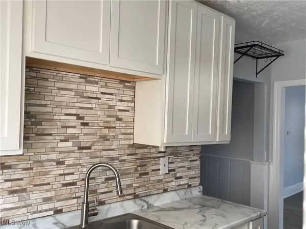 3377 Lownesdale RD, Cleveland Heights, OH 44112