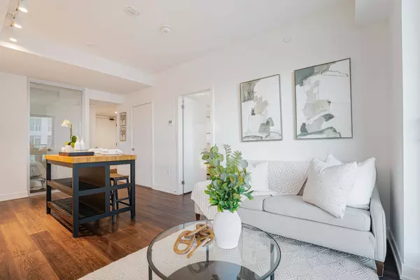 1604 Charles ST #316, Whitby, ON L1N 0P2