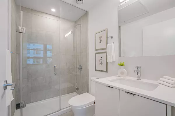 1604 Charles ST #316, Whitby, ON L1N 0P2