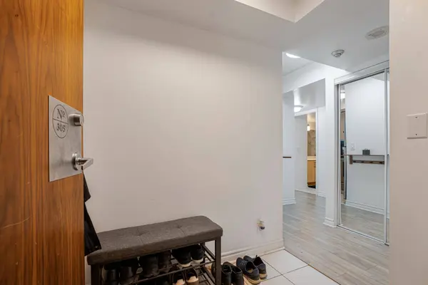 33 Elm DR W #305, Mississauga, ON L5B 4M2