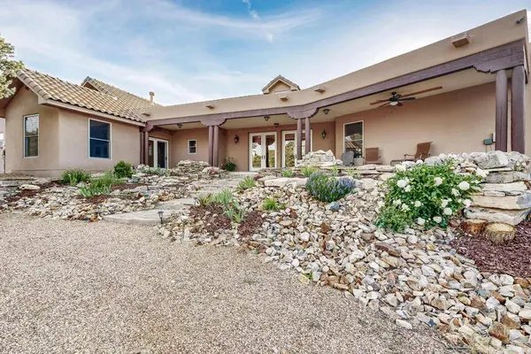 3 WILDCAT CT, Tijeras, NM 87059