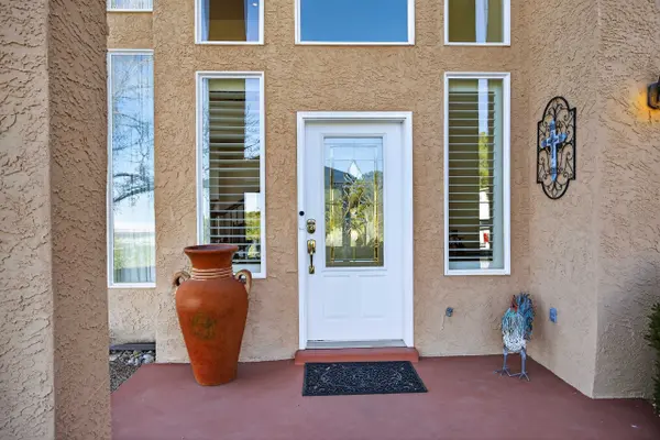 96 Sandia Mountain Ranch Dr, Tijeras, NM 87059-7366