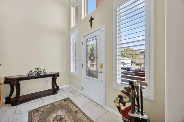 96 Sandia Mountain Ranch Dr, Tijeras, NM 87059-7366