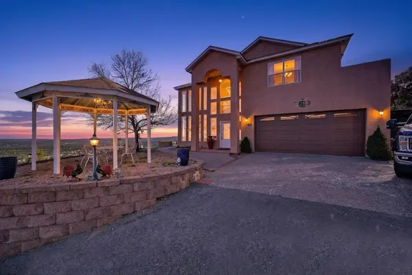 96 Sandia Mountain Ranch Dr, Tijeras, NM 87059-7366
