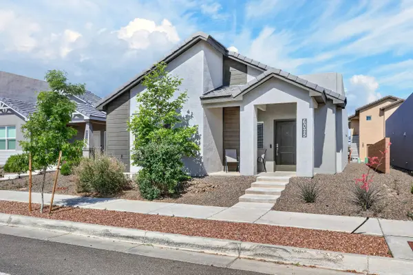 6025 Strand LOOP SE, Albuquerque, NM 87105