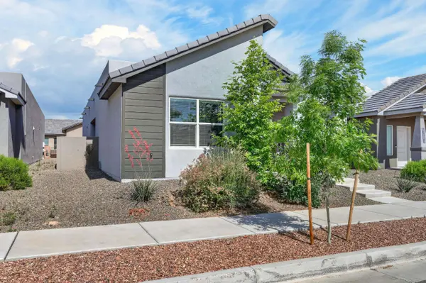 6025 Strand LOOP SE, Albuquerque, NM 87105