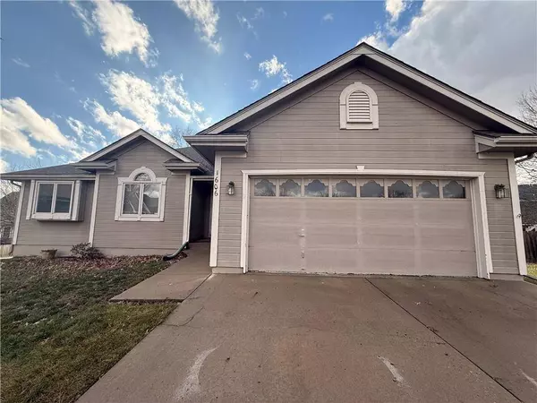 1606 Opal DR, Kearney, MO 64060