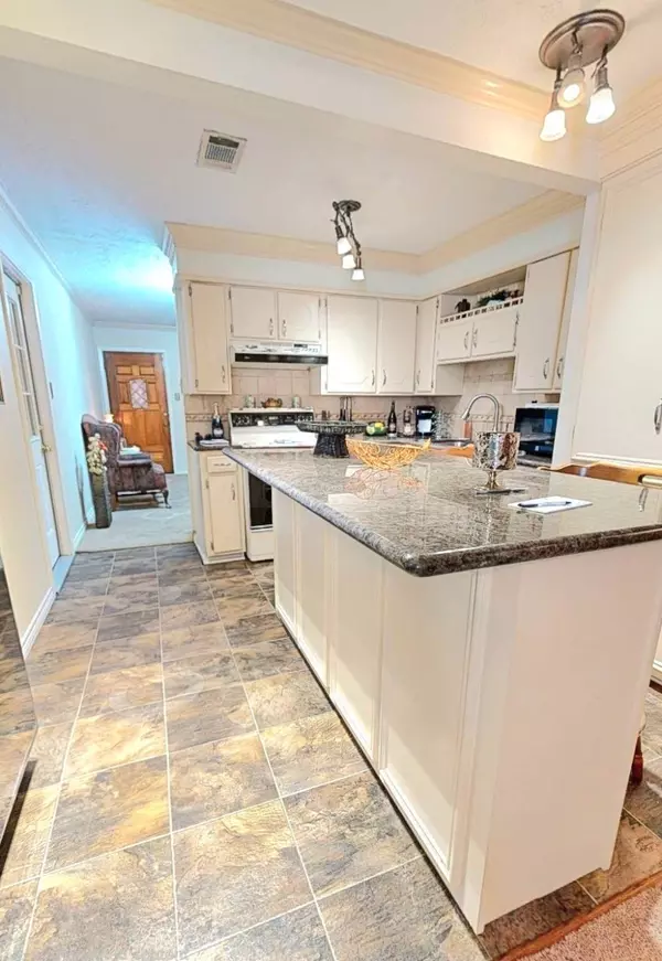 6101 Diamond CT, La Marque, TX 77591