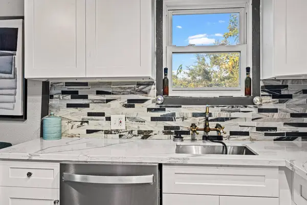 5411 Avenue R 1/2, Galveston, TX 77551