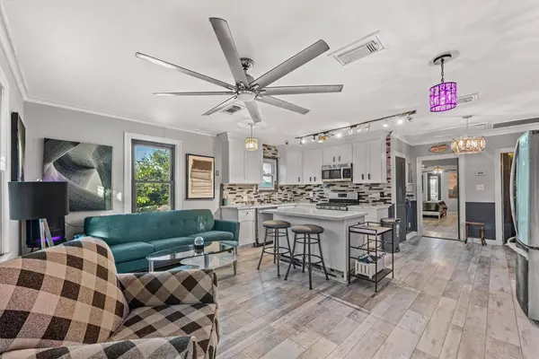 5411 Avenue R 1/2, Galveston, TX 77551