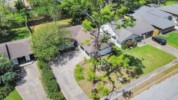 11222 Cliffwood DR, Houston, TX 77035