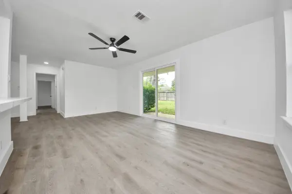 11222 Cliffwood DR, Houston, TX 77035