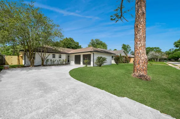 11222 Cliffwood DR, Houston, TX 77035