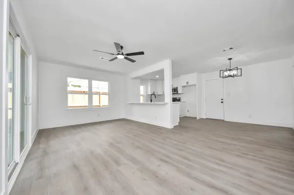 11222 Cliffwood DR, Houston, TX 77035