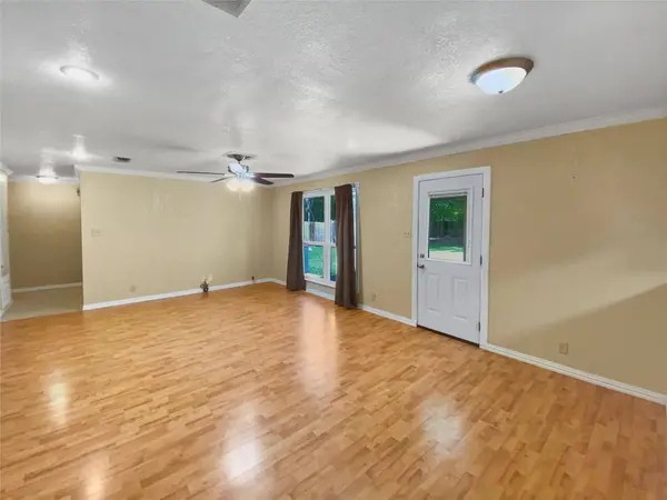 516 Dwyer ST, Angleton, TX 77515