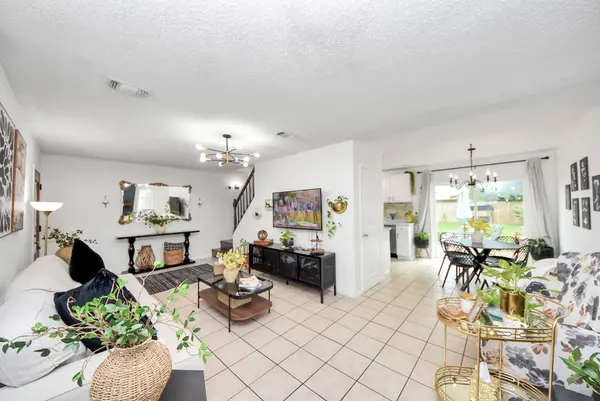 6903 La Violetta DR, Houston, TX 77083