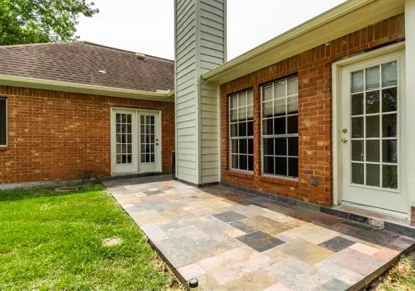 1207 Boulderwoods DR, Houston, TX 77062
