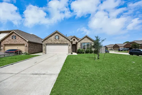 3006 Royal Albatross DR, Texas City, TX 77590
