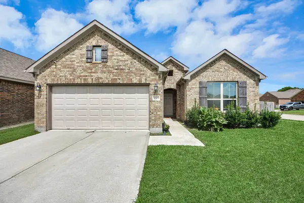 3006 Royal Albatross DR, Texas City, TX 77590