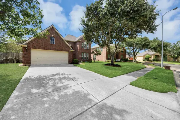 3906 Southsand DR, Pearland, TX 77584