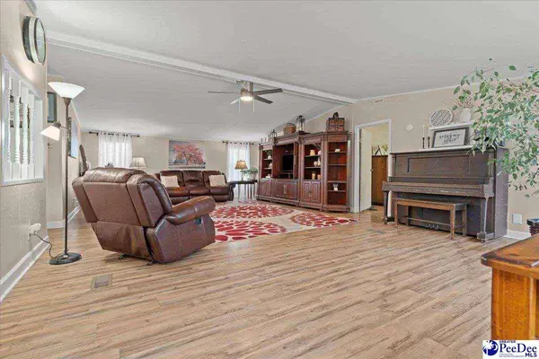 8035 Kingstree Hwy, Manning, SC 29102