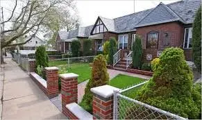 Qns houses