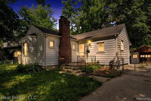 624 N Prospect RD