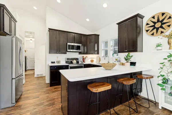 10398 S STURGEON DR, South Jordan, UT 84009