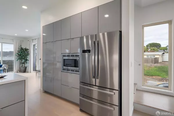 87 Kirkwood AVE, San Francisco, CA 94124