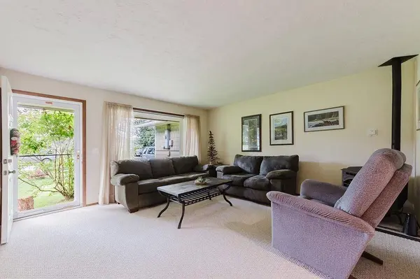 8910 Gee Street, Juneau, AK 99801