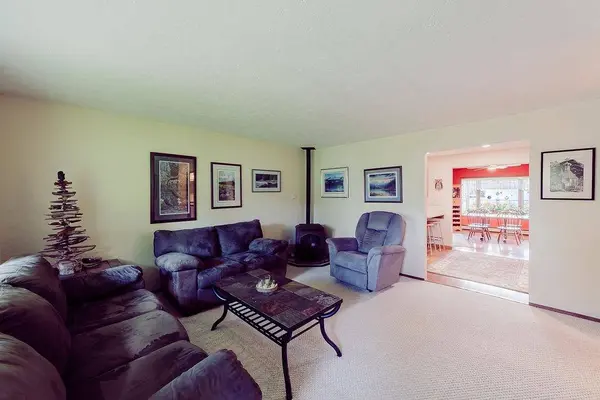 8910 Gee Street, Juneau, AK 99801