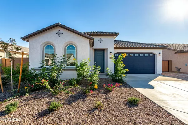 8141 E PALOMA Avenue, Mesa, AZ 85212