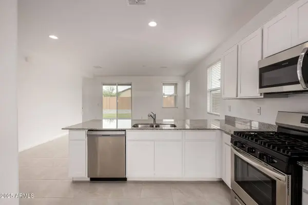 3048 E RIDING BOOT Way, San Tan Valley, AZ 85140