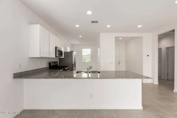 3048 E RIDING BOOT Way, San Tan Valley, AZ 85140