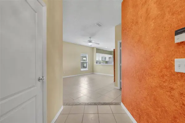 4718 WATERSIDE POINTE CIR, Orlando, FL 32829