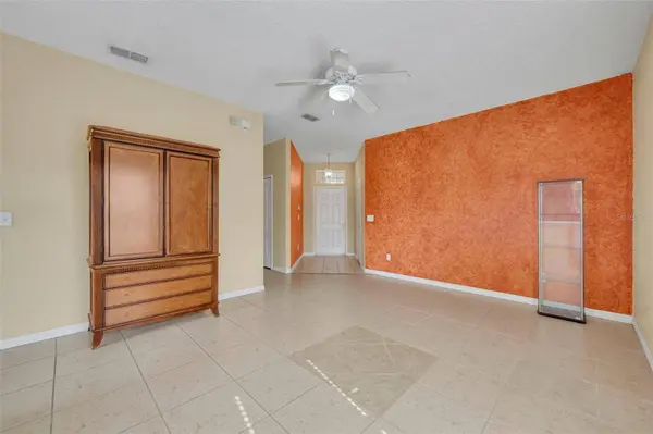 4718 WATERSIDE POINTE CIR, Orlando, FL 32829