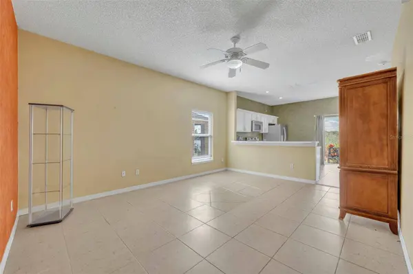 4718 WATERSIDE POINTE CIR, Orlando, FL 32829