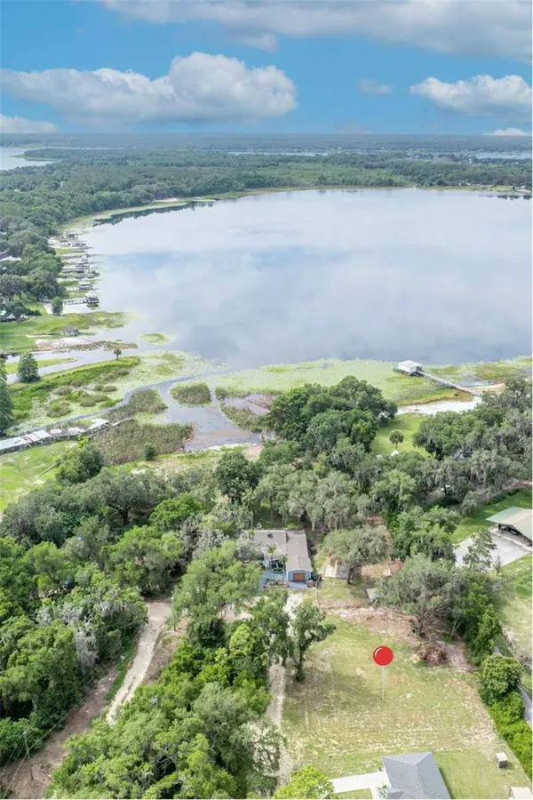 SE 105TH TER, Ocklawaha, FL 32179