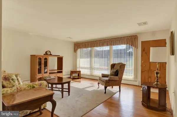 3424 BELAIR RD, Harrisburg, PA 17109