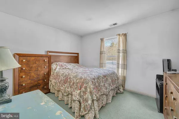 6179 E DORLON DR, Rock Hall, MD 21661