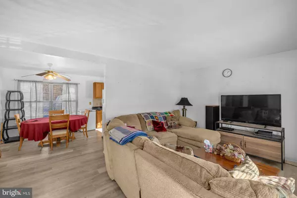 6179 E DORLON DR, Rock Hall, MD 21661