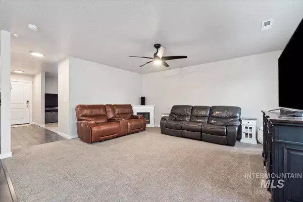 17443 N Owl Peak Ave, Nampa, ID 83687