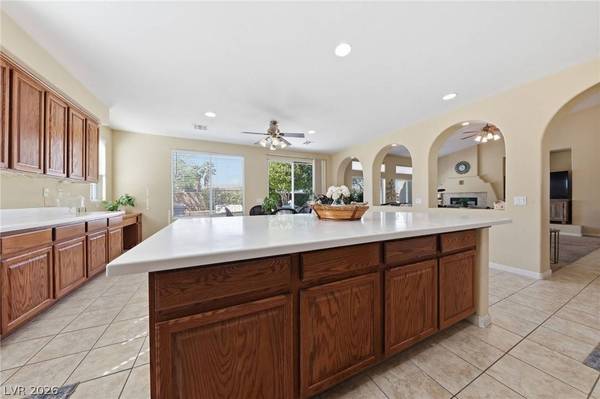 8609 Spotted Fawn CT, Las Vegas, NV 89131