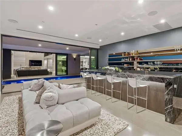 669 Dragon Peak DR, Henderson, NV 89012