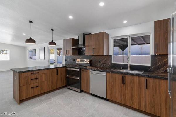 3333 Seminole CIR, Las Vegas, NV 89169
