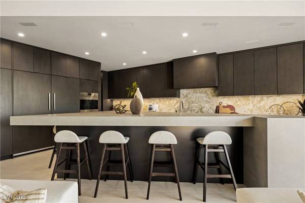 8 Chisel Crest CT, Henderson, NV 89012