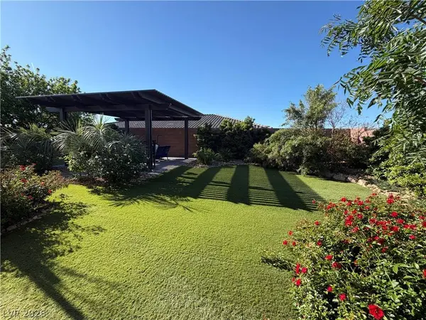 5761 E Badlands LN, Pahrump, NV 89061