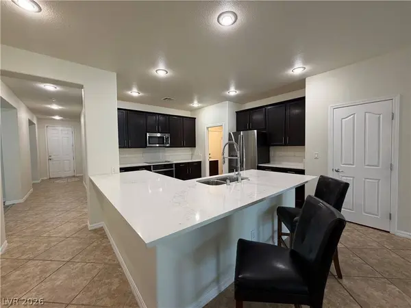 5761 E Badlands LN, Pahrump, NV 89061